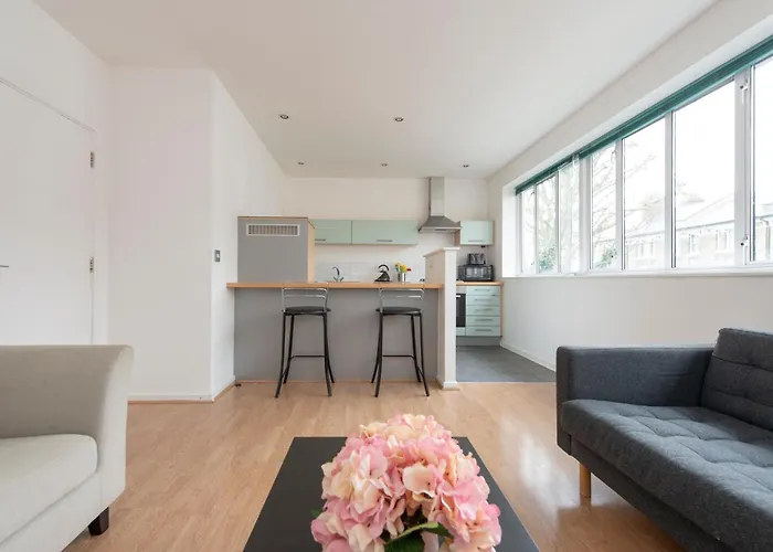 Modern Luxury Apartment By Bow Road Station