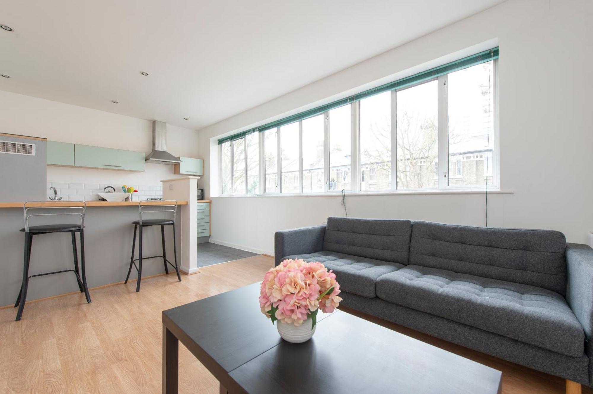 Modern Luxury By Bow Road Station Апартаменты Лондон
