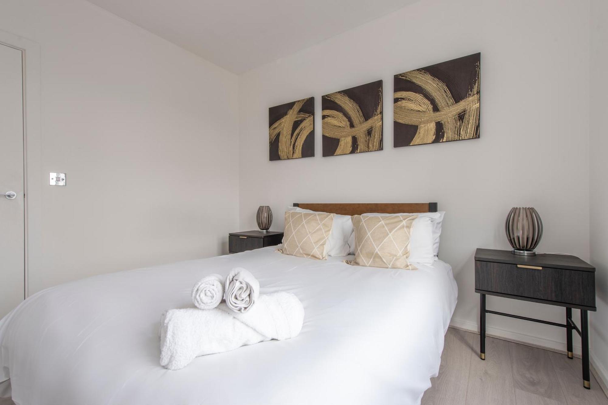 Апартаменты Modern Luxury By Bow Road Station
