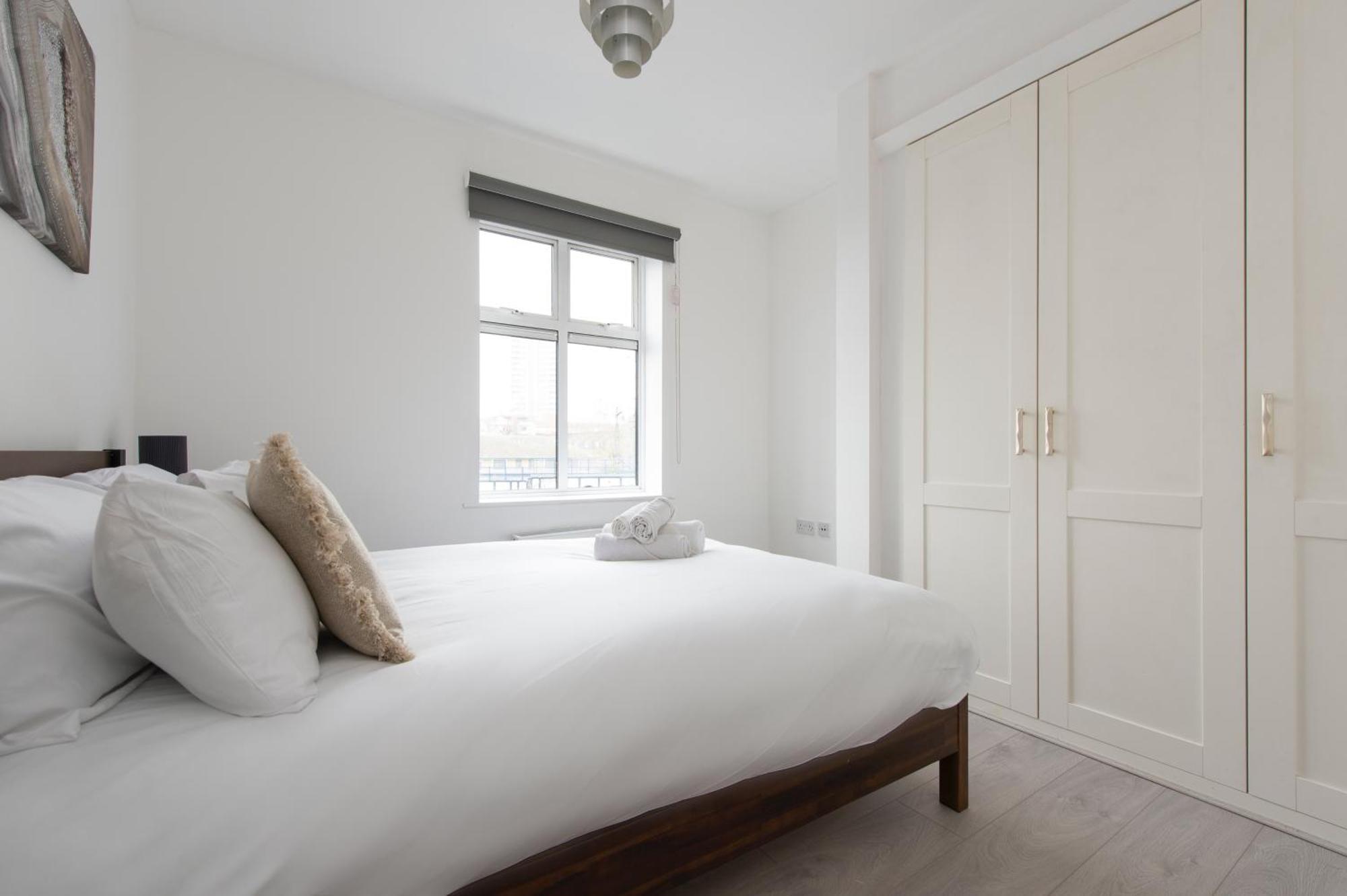 Modern Luxury By Bow Road Station Апартаменты *