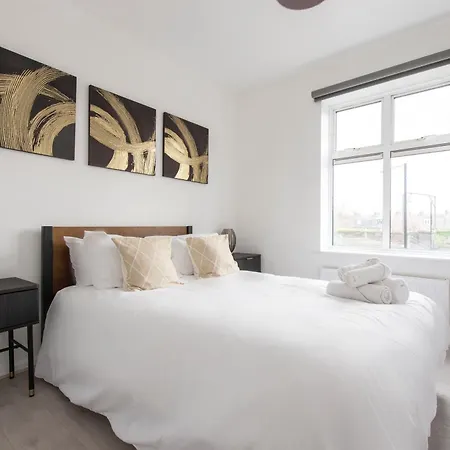 Modern Luxury Apartment By Bow Road Station Лондон Экстерьер фото