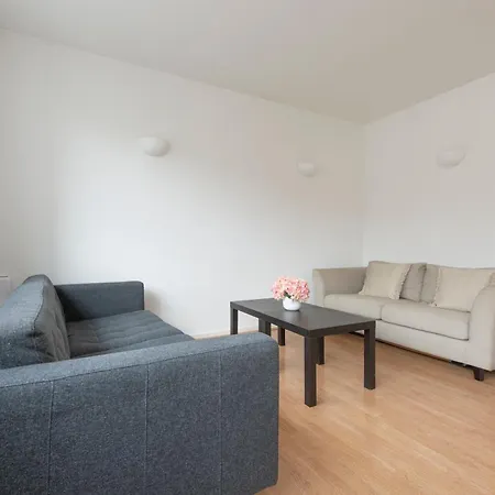 Modern Luxury Apartment By Bow Road Station Лондон Экстерьер фото
