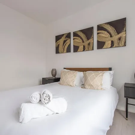 Modern Luxury Apartment By Bow Road Station Лондон Экстерьер фото