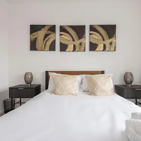 Modern Luxury Apartment By Bow Road Station Лондон Экстерьер фото